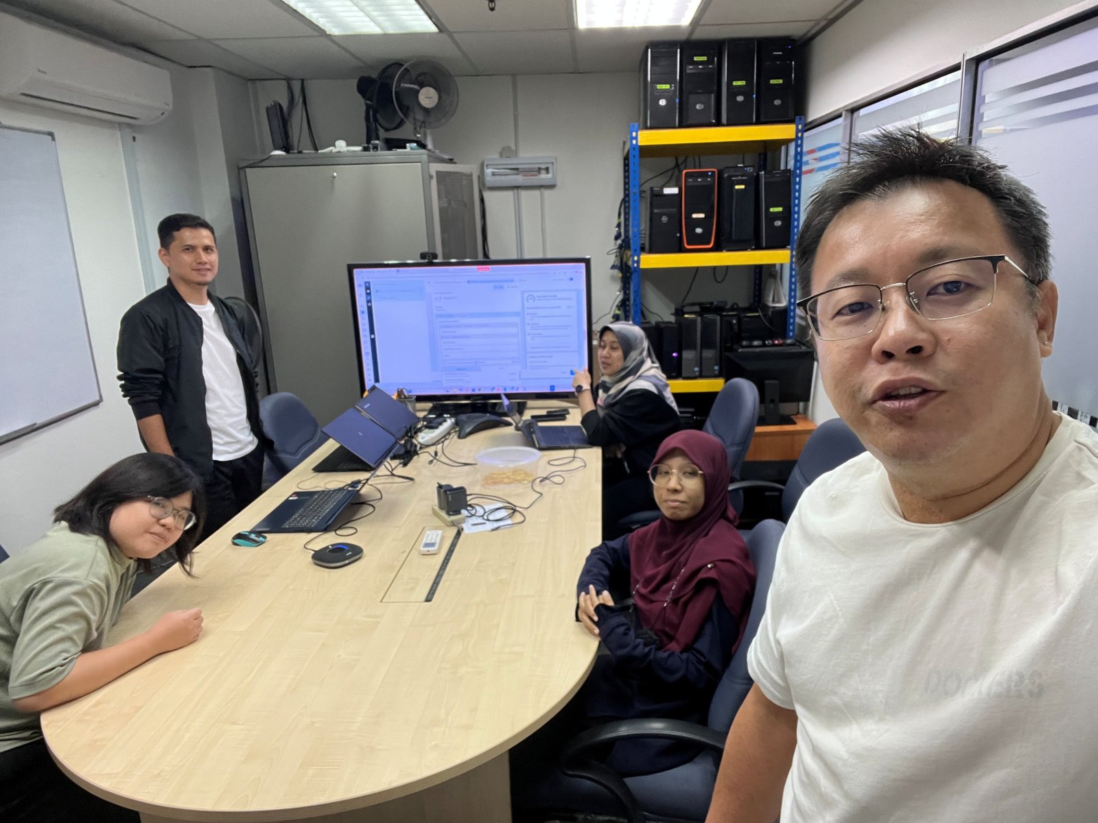 Peserta dalam sesi latihan Facebook Ads secara berkumpulan